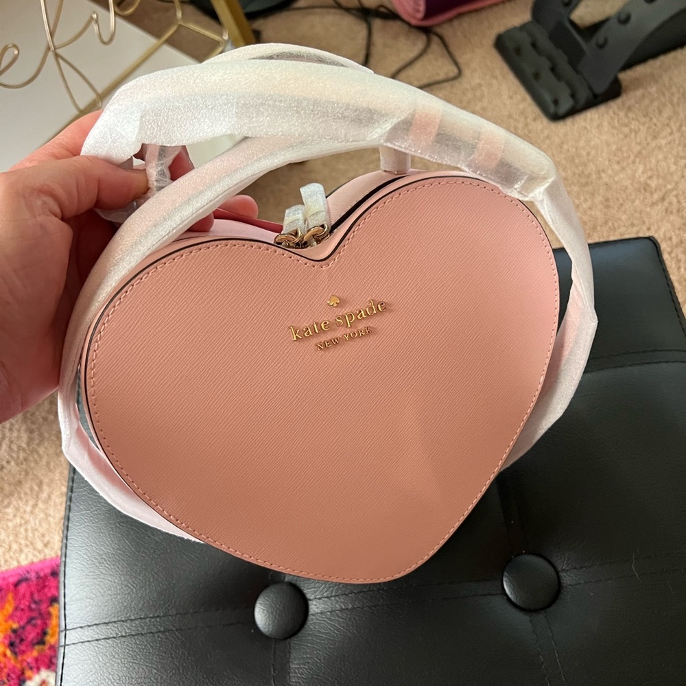Brand new Kate Spade Heart Purse